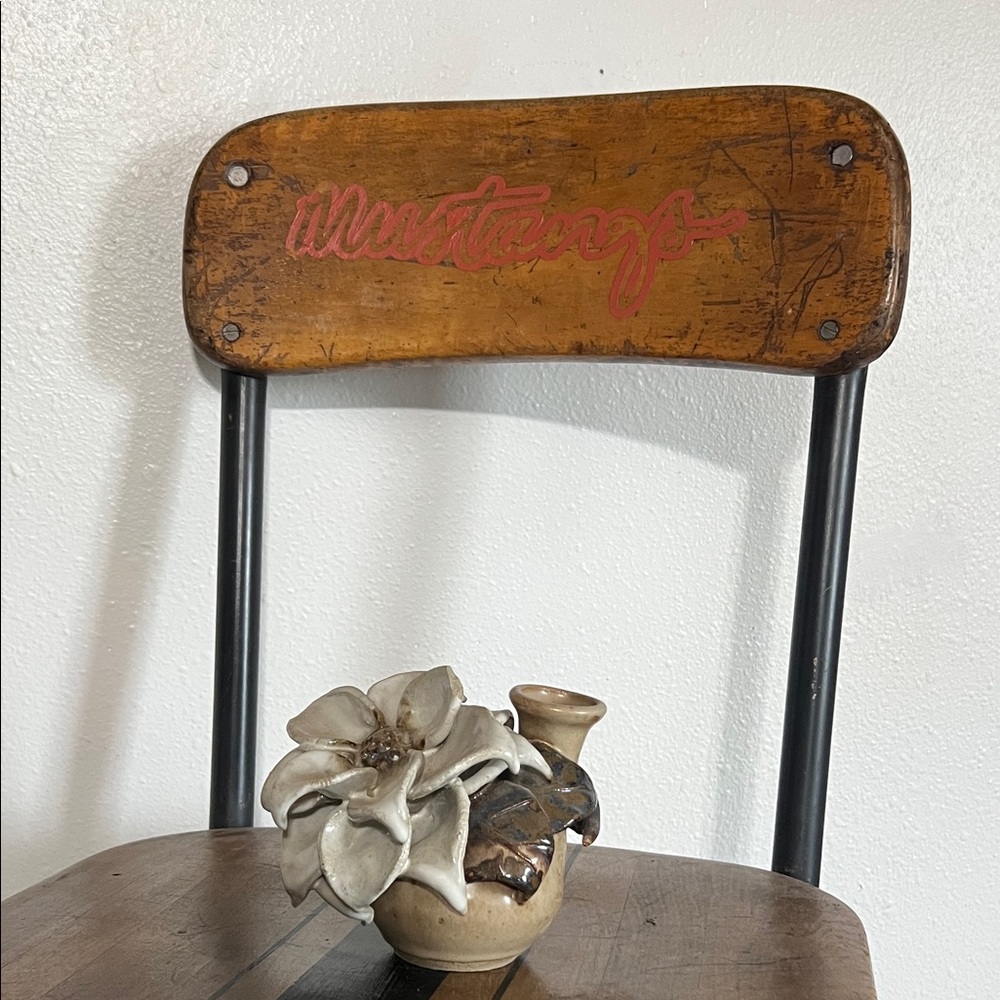 Handmade pottery floral flower vase with flower detail